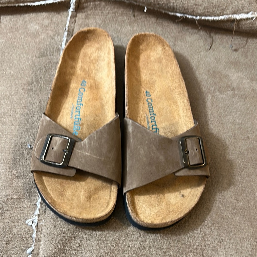 Women’s Comfortfusse Brown Slide Sandals with Buckle Size EUR 40 US 9 NWT